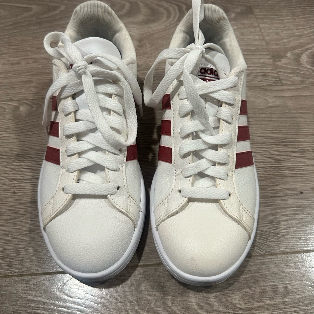Adidas Cloudfoam Sneakers – White with Maroon Stripes